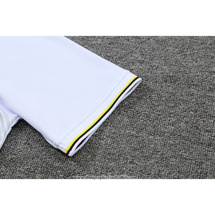 Borussia Dortmund Shirt
 Polo
 2022-2023 White
 and 
Green

